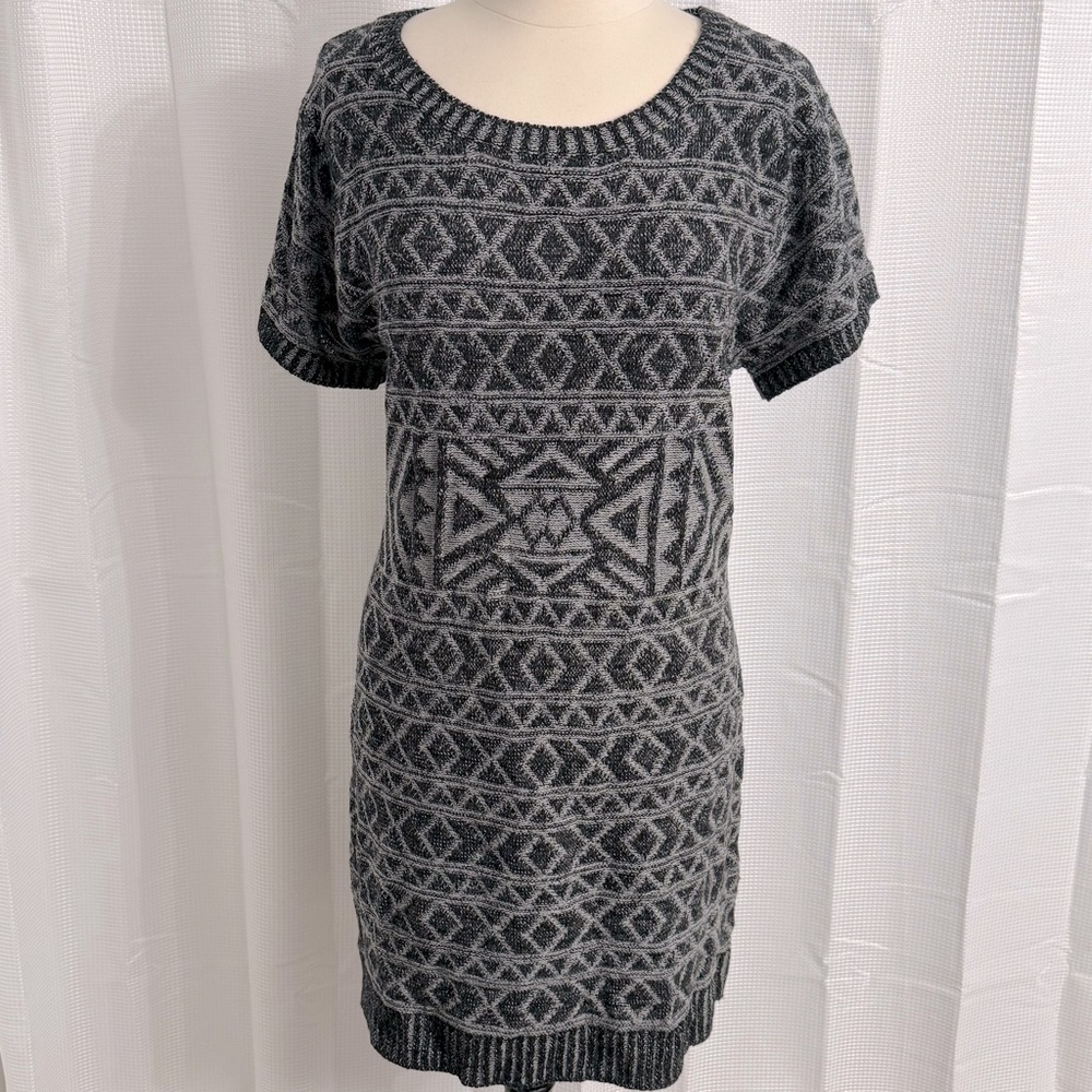 Extra Touch Womens Short Sleeve Knit Sweater Dress, Black/Gray Aztec Print Sz 2X